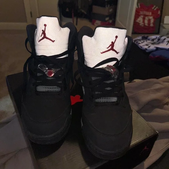 Jordan Men's Black Trainers - Picture 2 of 8